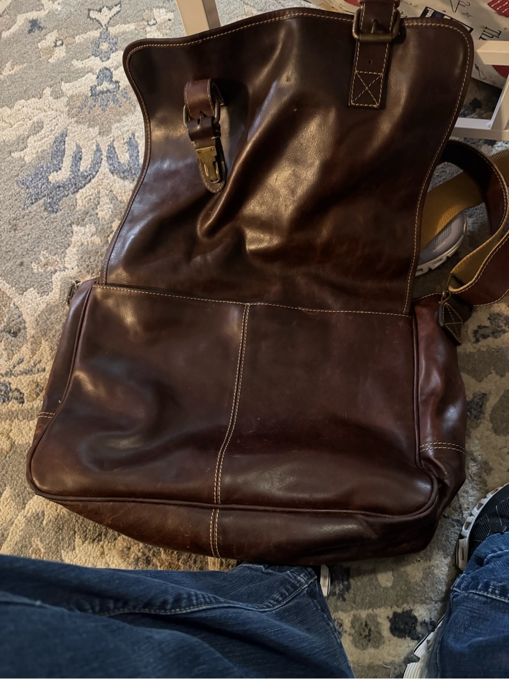 Men's Brown Leather Messenger Bag - Classic Leather Carry